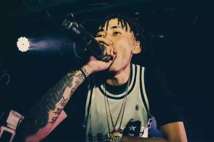 gai爷被马思唯赶尽杀绝?在红花会面前浇雪碧-beef名人