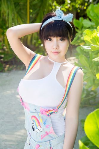 俏丽丰满大胸女神海边比基尼写真美女丰满图片库下载