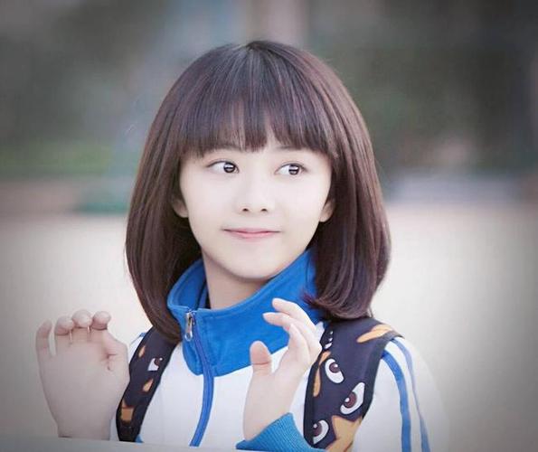 如何从娃娃脸进阶到熟龄御姐看谭松韵穿搭发型的改变就知道了