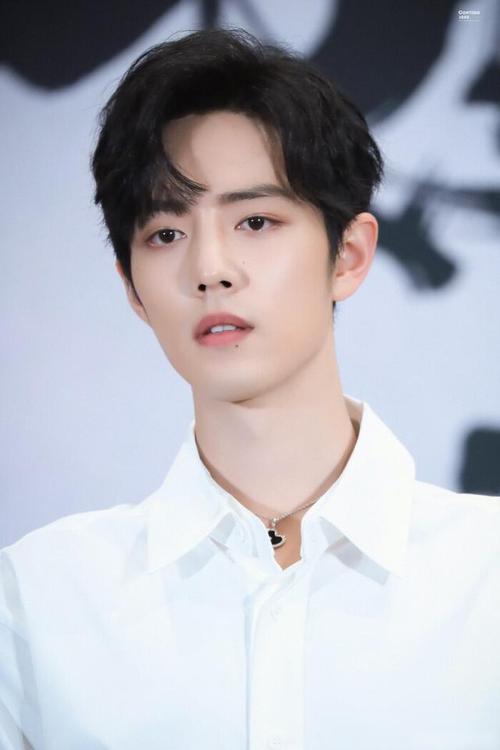 肖战的白衬衫造型,才是真正的人间理想!