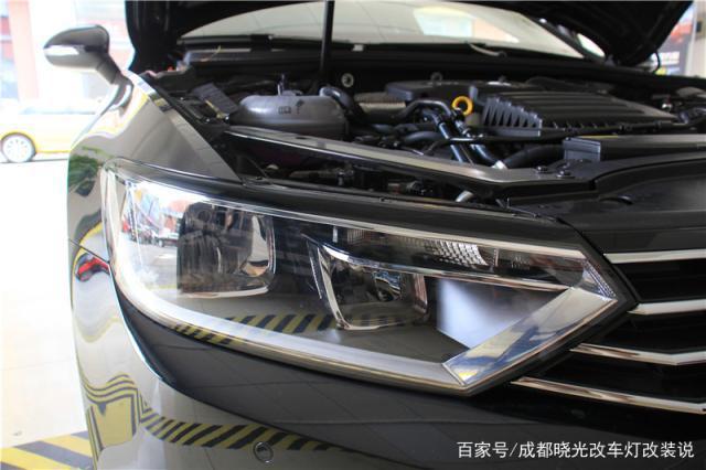 今天升级灯光的2019新款迈腾b8领先版,原车并没有带led灯和透镜.