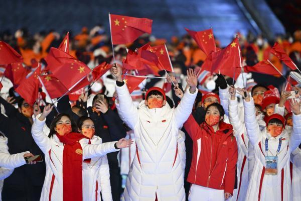 北京冬奥会丨代表团旗帜和运动员入场北京2022年冬奥会闭幕式