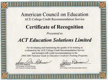 从小到大,连续三届毕业生被加拿大,澳大利亚,日本一流大学录取,开创了