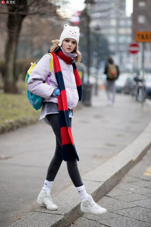 "裤子套袜子"还是"袜子套裤子"?