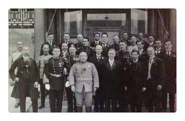 袁世凯当临时大总统孙中山革命中那些事仔细来分析是这样