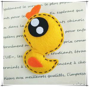 可爱小黄鸭~手工不织布布艺儿童饰品 卡通动物胸针 幼儿园手工品