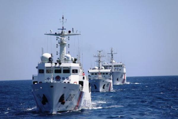 中国海警舰船编队5月23日在中国钓鱼岛领海巡航
