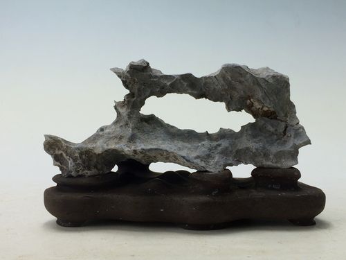 中国四大名石奇石之一万金载归英石