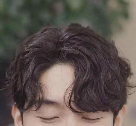 卷发男春节必备