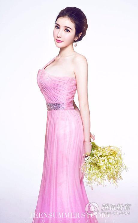 川师校花顾欣怡性感妖娆 童颜巨乳被封宅男女神