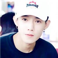 爱好锻炼的男人最有魅力了,带棒球帽的男生头像