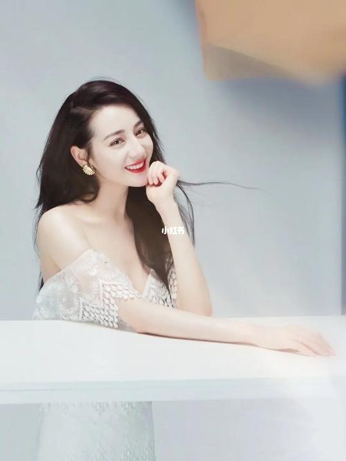 迪丽热巴2021.7.29冠珠瓷砖品牌代言人_迪丽热巴_瓷砖