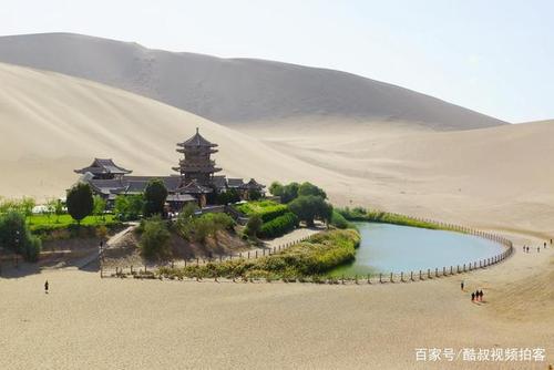 鸣沙山月牙泉景区规划面积212.86平方公里,风景名胜区面积76.
