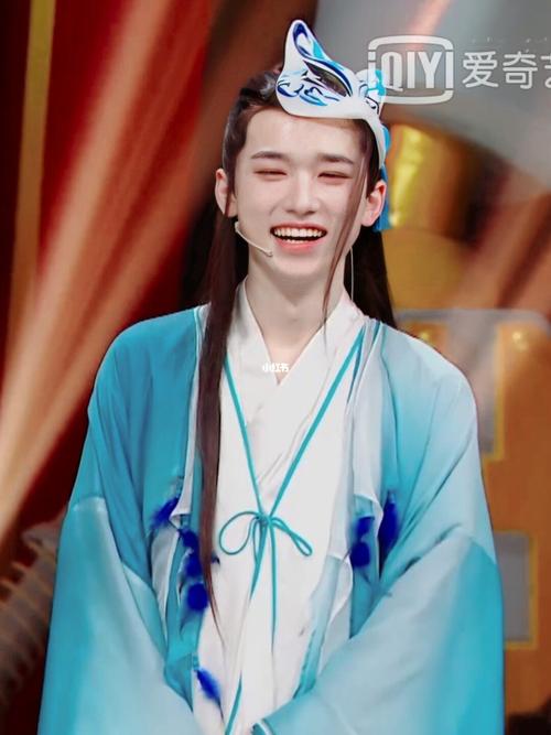 宋亚轩cos碧眼狐狸_宋亚轩_娱乐_明星娱乐资讯