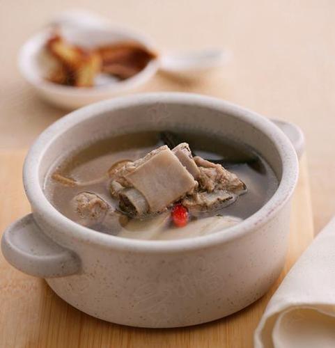 夏季煲汤丨男女滋补养生汤黑木耳牛蒡排骨汤