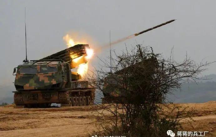 phz-11式火箭炮玩变脸,二代通用底盘性能不错,但改得越来越难看