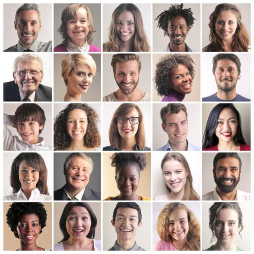 正在微笑的不同肤色人种拼图