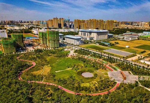正在建设中的沣西新城白马河公园
