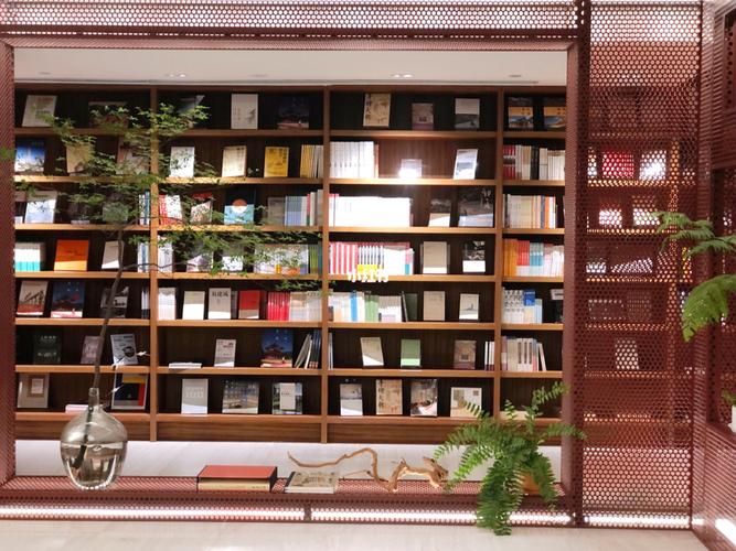 上海书店探店|二酉书店(恒基旭辉天地店)_休闲玩乐_书店_设计_探店