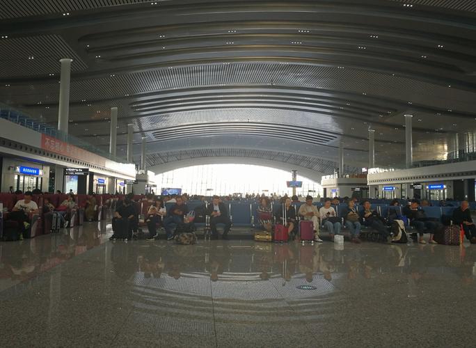 重庆西站候车大厅.