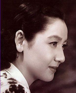 昌江,有映画"四大女优"之誉(另三位是田中绢代,高峰秀子和山田五十铃)