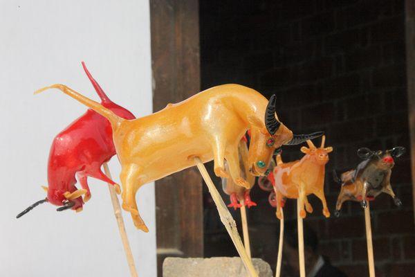 央视探索发现关注天门糖塑现场图片