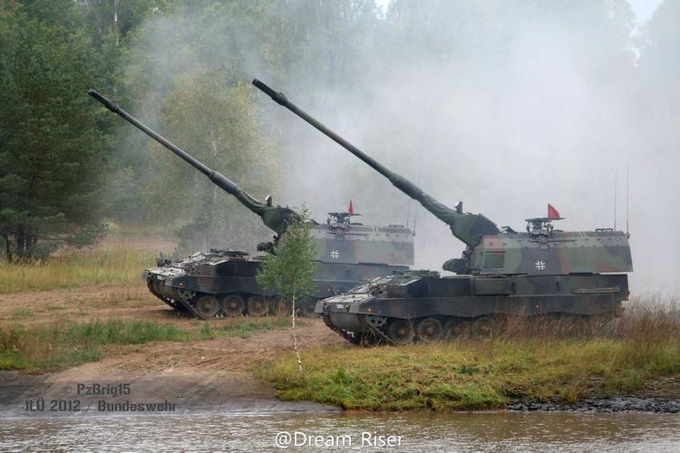 155毫米pzh2000式自行榴弹炮