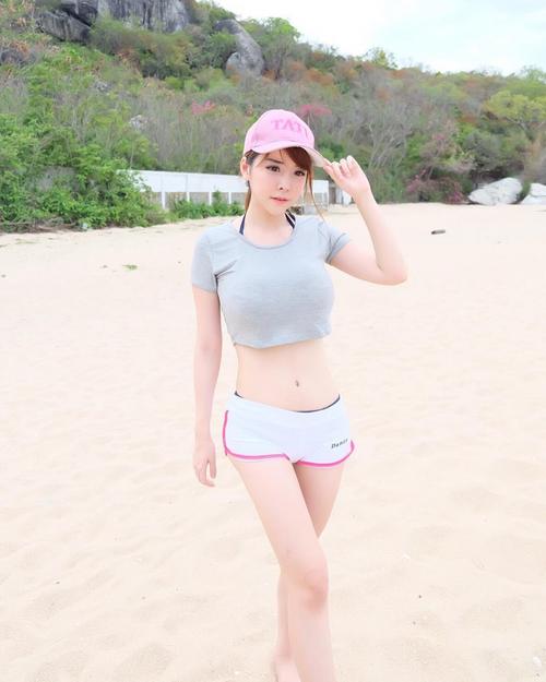 大胸美女parlovetati kasetsart比基尼私房照(19)