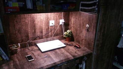 复古木纹自粘墙纸大学生宿舍自贴壁纸家具门桌面柜子翻新贴纸10米