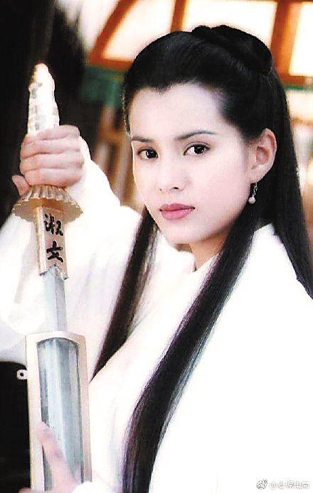 李若彤(1995年版《神雕侠侣》中饰演小龙女)