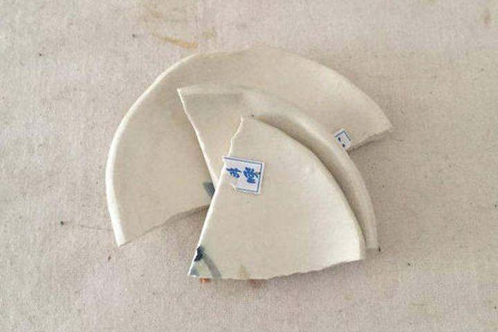 85后锔瓷匠人他把破碎的瓷器缝成了艺术品