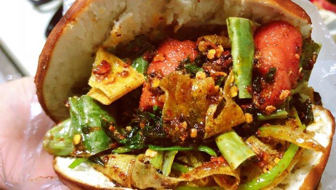 街边炸串夹馍的做法