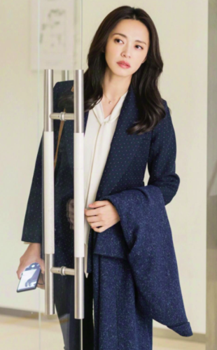 满足职场的搭配小窍门,姚晨《都挺好》造型是经典,轻松搭配.