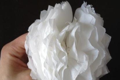 首页 早教 艺术特色 折纸 怎么用餐巾纸折小白花