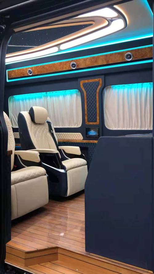 大通v90商务车和奔驰商务车有什么区别