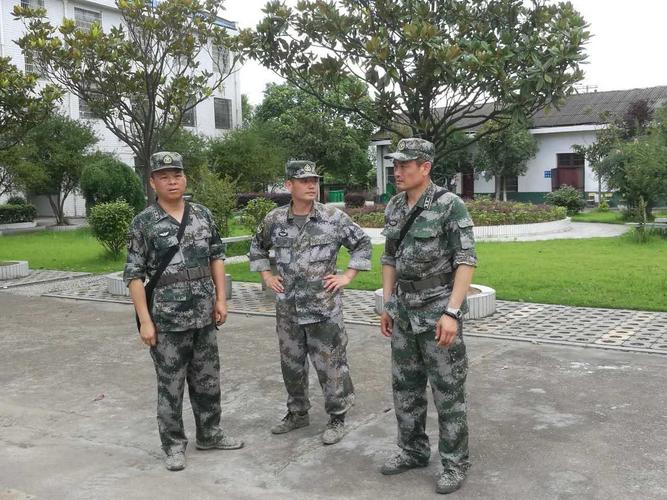 南部战区首长视察一线参战官兵,鼓舞人心