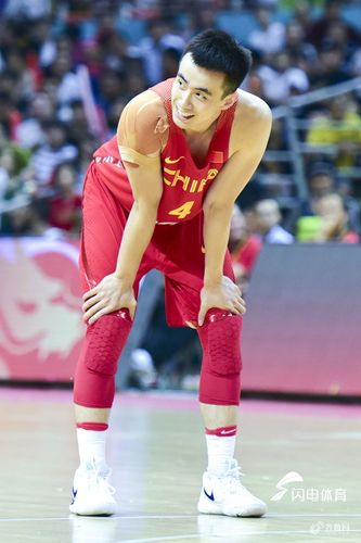 赵继伟恢复进展:已可不穿保护靴 自己双脚慢走