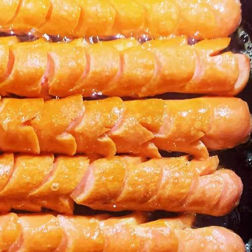 正宗油炸煎烤香肠街头铁板烤肠美食街火腿肠淀粉肠油炸火腿肠一根100g