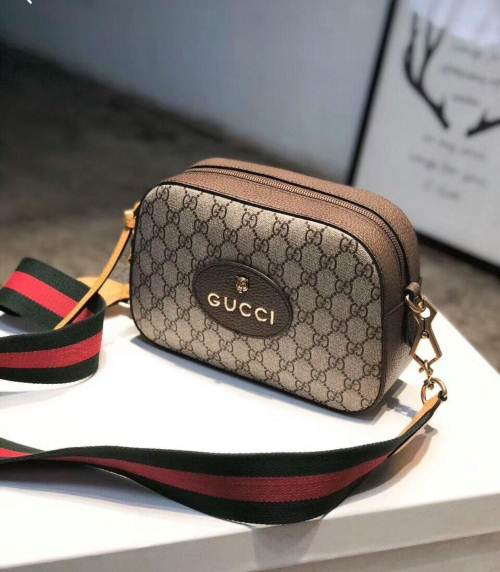 gucci 复古虎头宽肩带相机包
