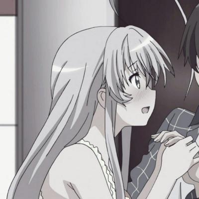 黑白唯美动漫情头 你在我思绪里神出鬼入