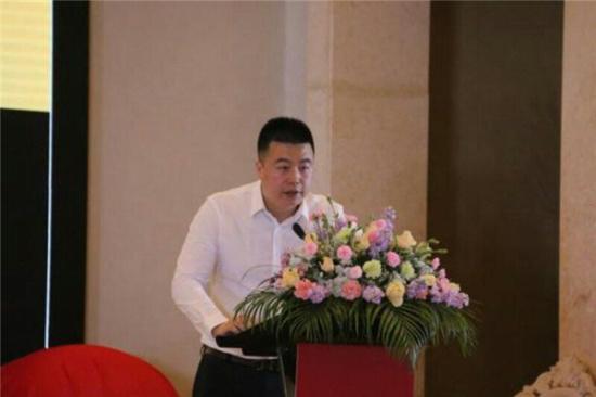 国美互联网汽车事业部总经理张海峰发表了主题演讲.