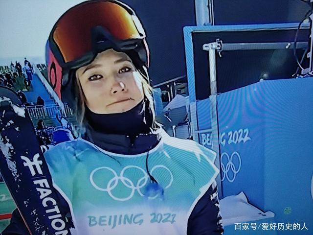 谷爱凌滑雪高台夺冠