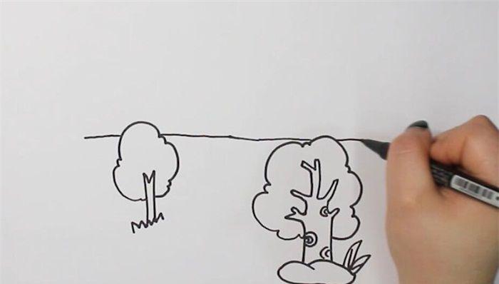 在树下画出石头和小草后,再画出一棵小树,并画上地平线