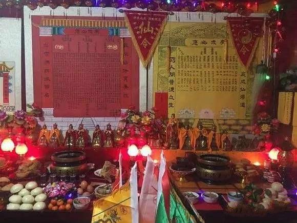 堂口大仙"的称谓与其供奉方式来看,"出马仙儿"文化也透出浓厚的道家