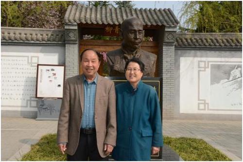 柳青大女儿刘可风清明节前祭拜柳青墓,向柳青故居赠送物品