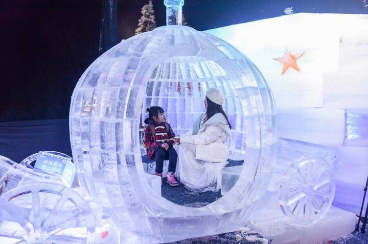 冰雕艺术展,冬奥项目体验馆,雪乡美色,急速滑道,滑冰滑雪这个夏天属于