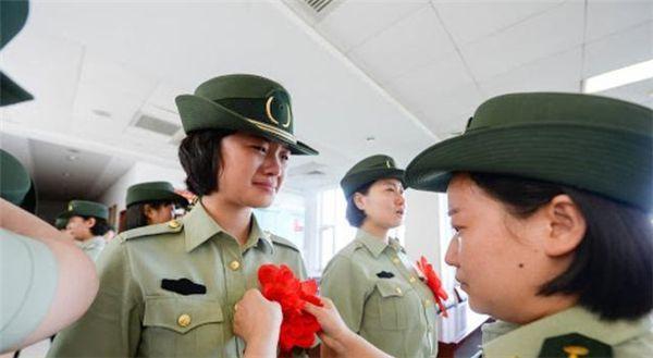 每年入伍女兵那么多却很少看到女兵退役退伍女兵说出实情