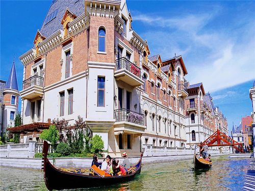 游玩时长:约1小时 【东方水城】东港威尼斯水城,大连欧式后花园.