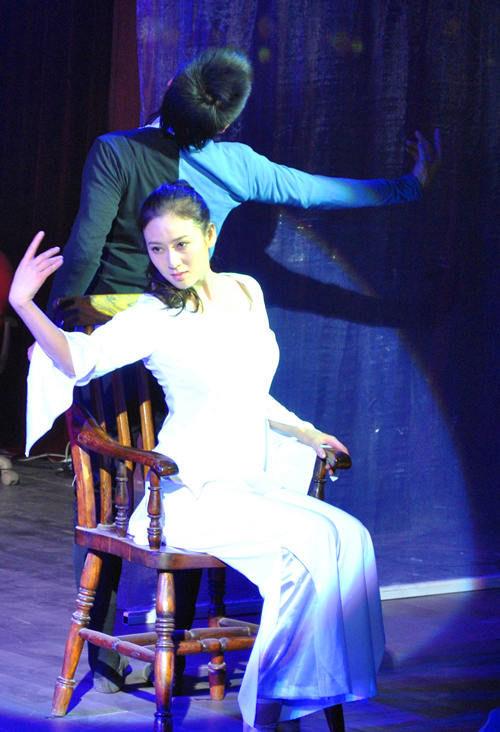 赵柯舞动闪耀盛典之夜热爱生活品味创新