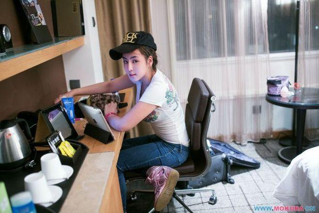 来自推女郎aunachen子睿清凉装写真_大妞范官网